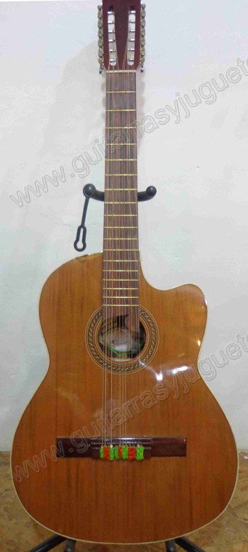 Guitarra docerola de cedro 1