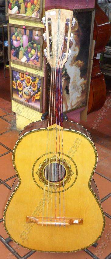 Guitarrón de paloescrito fino 1