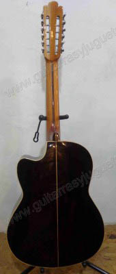 Guitarra docerola de cedro 2