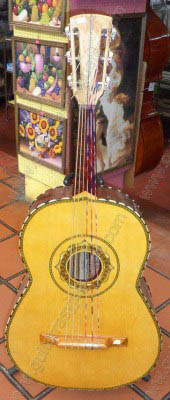 Guitarrón de paloescrito fino 1