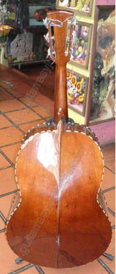 Guitarrón de paloescrito fino 3