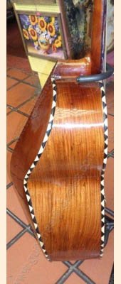 Guitarrón de paloescrito fino 5