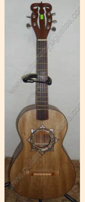 guitarra quinta o huapanguera de Paracho  Vista 1