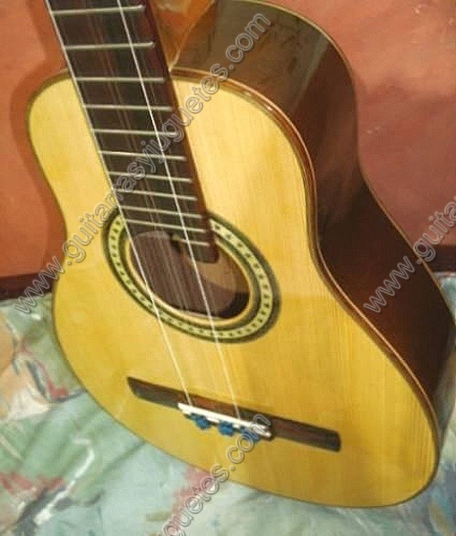 Tres cubano de paloescrito 1